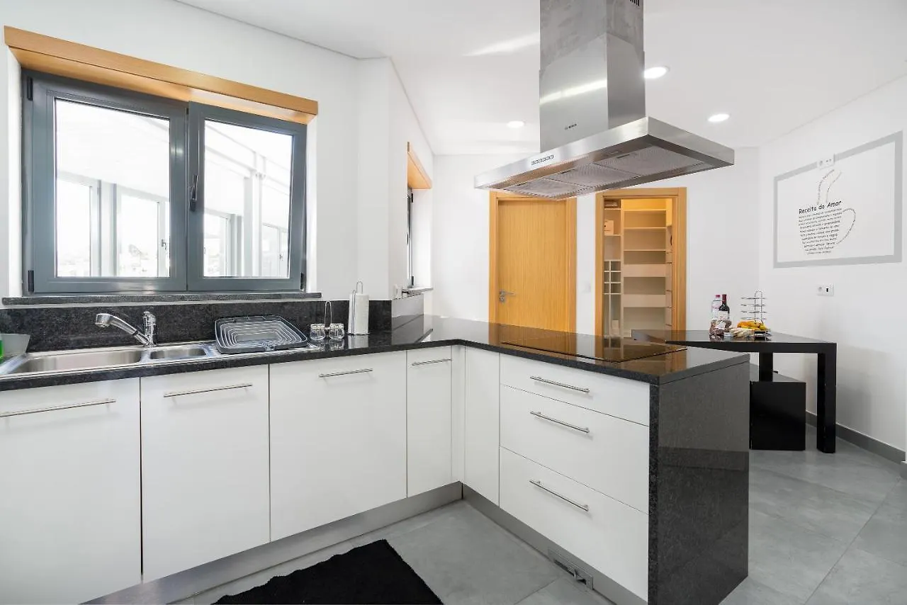 Luxurious Apartment Funchal - Casa Valentina - Rent2U, Lda