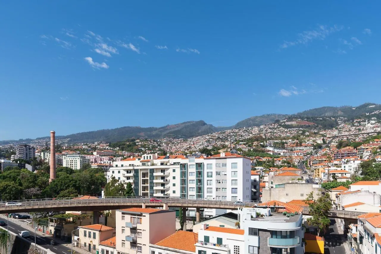 Luxurious Apartment Funchal - Casa Valentina - Rent2U, Lda