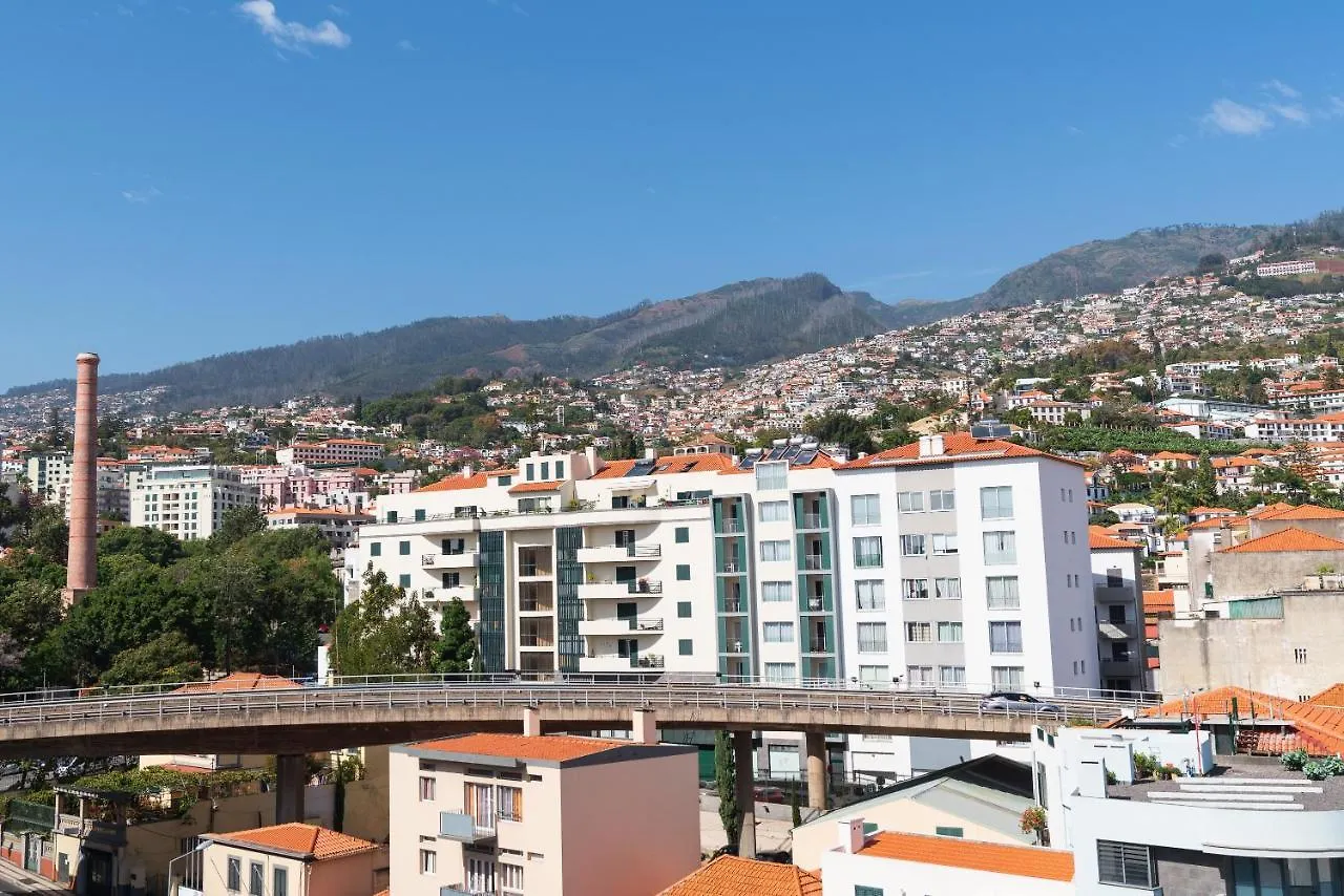 Luxurious Apartment Funchal - Casa Valentina - Rent2U, Lda